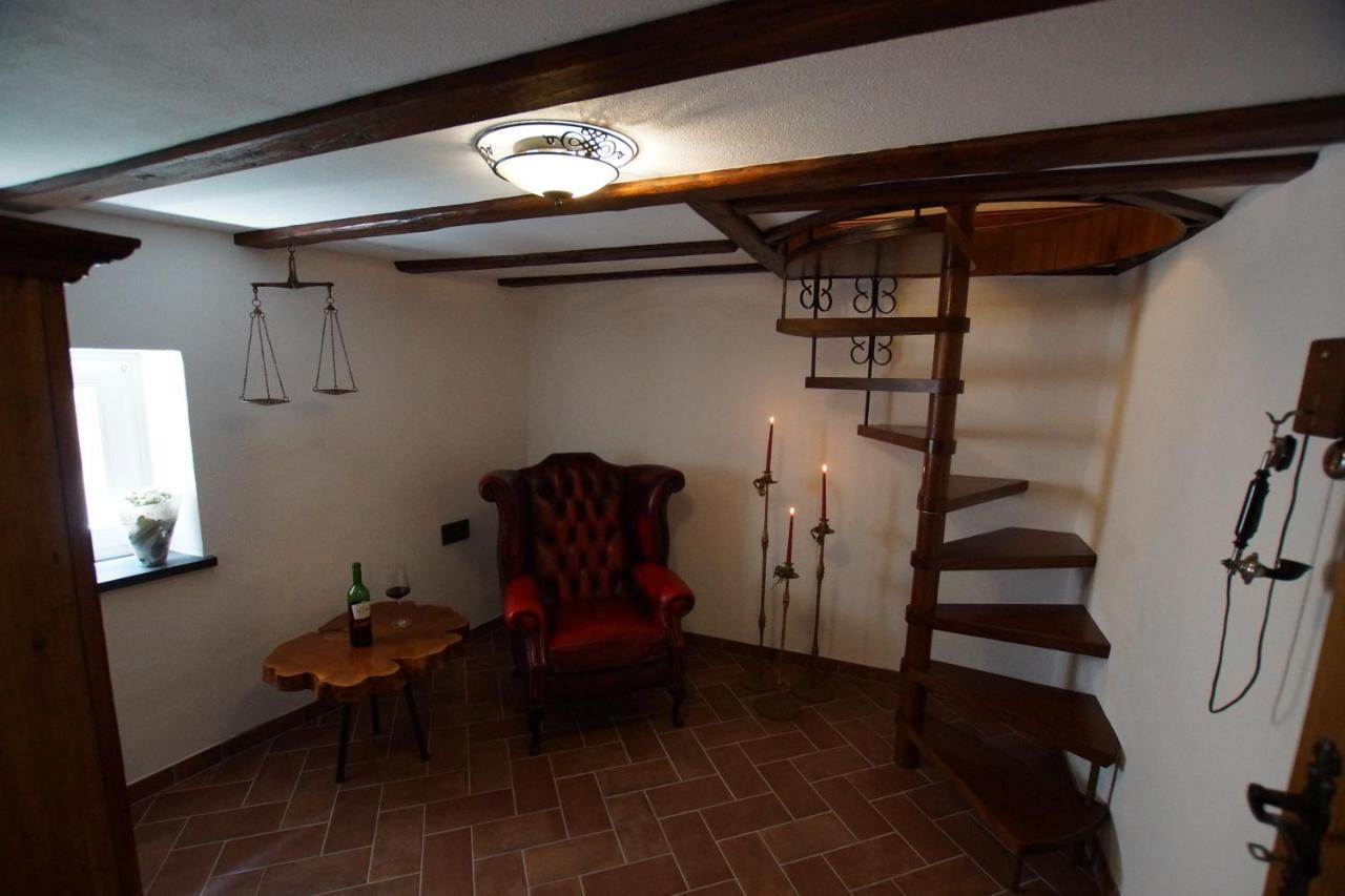 Altes Faehrhaus An Der Mosel Anno1633 Apartment Traben-Trarbach Exterior foto