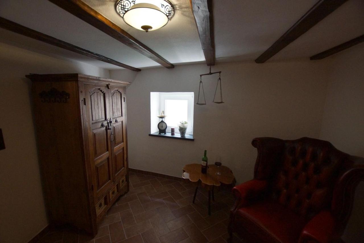 Altes Faehrhaus An Der Mosel Anno1633 Apartment Traben-Trarbach Exterior foto